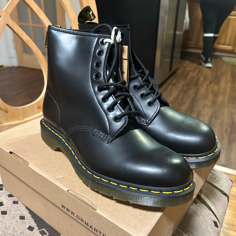 Dr. Martin Smooth Black